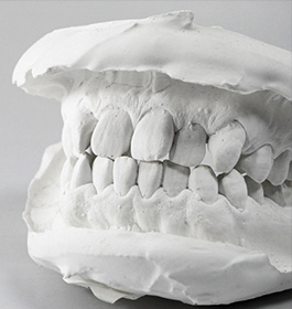 ようこう歯科のお悩み別治療法「歯並びが悪い」